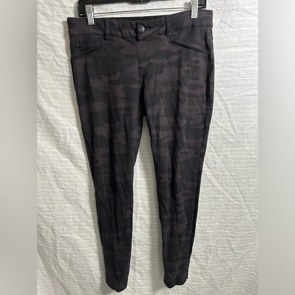Knox Rose Pants Women’s Gray Camo Elastic Waist Zip Pocket Slim Comfort Size M - Picture 1 of 7